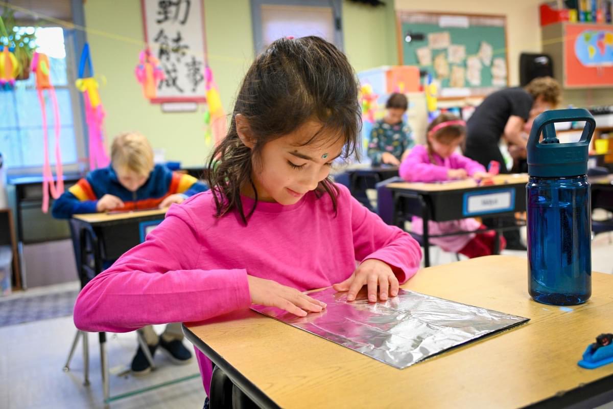 CrossrdsAcademy's tweet photo. 2nd graders have concluded their studies of Ancient India with a celebration for Diwali! This celebration of light was marked with their creation of a beautiful Rangoli at the entrance of the school, as well as a traditional feast, lantern making, and more! https://t.co/StTTbQtYaK
