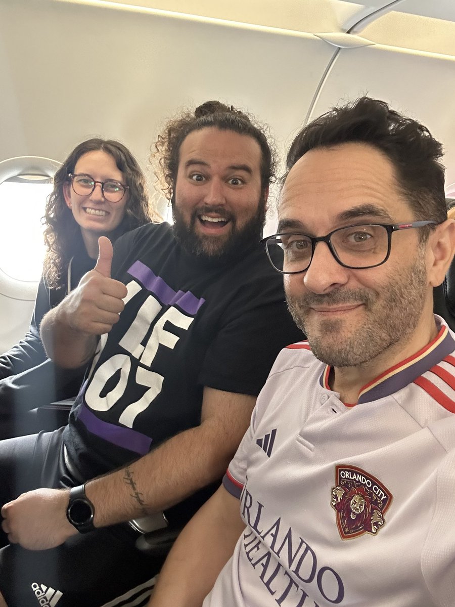 michaeldb_'s tweet image. Away days vibes! The people you see on Spirit. #OrlandoCity #ILFonTour #CLTvORL