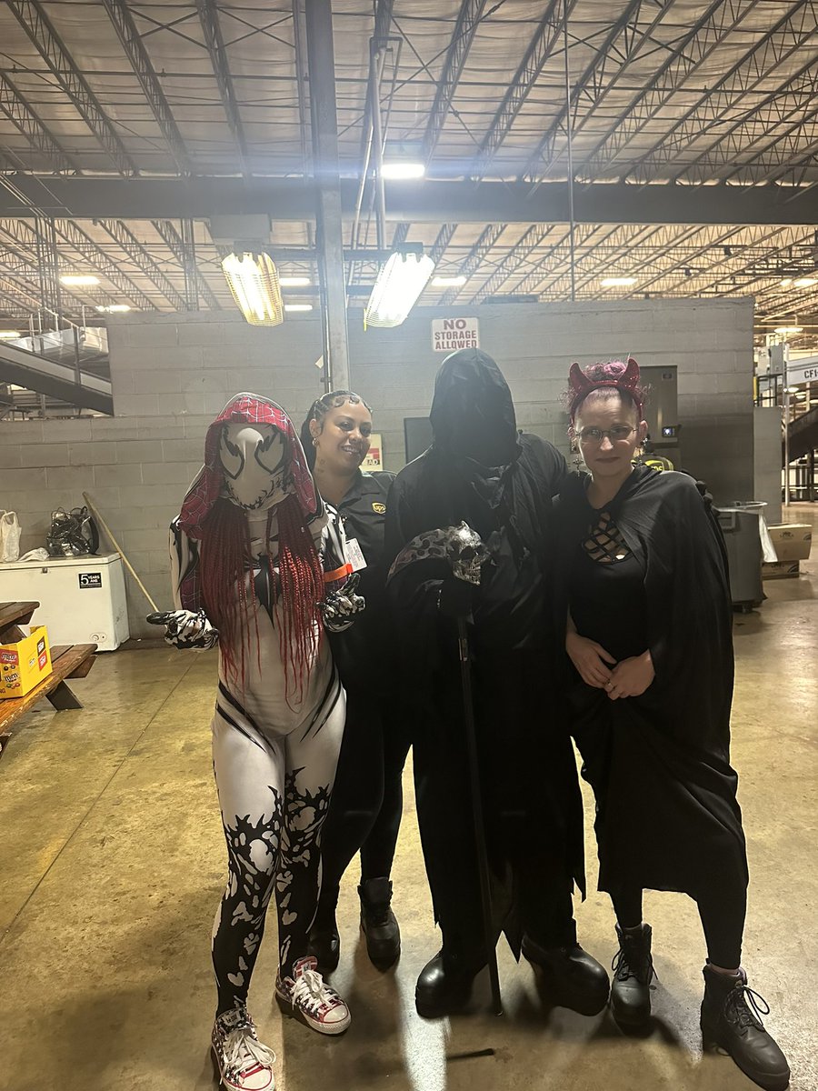 Tyquan Grimes (@grimestyquan) on Twitter photo The Halloween safety fair in small sort! #PHL #UPS <a href="/BobKee6/">Bob Kee</a> <a href="/RaymondChew95/">Ray Chew</a> <a href="/RayBarczak/">RayBarczak</a> <a href="/DavidaHarriso14/">Davida Harrison</a> <a href="/daveortone/">David ortone</a> <a href="/JohnEitel2/">John Eitel</a> <a href="/LynellFoxworth1/">Lynell Foxworth-Pearsall</a> The Halloween safety fair in small sort! #PHL #UPS <a href="/BobKee6/">Bob Kee</a> <a href="/RaymondChew95/">Ray Chew</a> <a href="/RayBarczak/">RayBarczak</a> <a href="/DavidaHarriso14/">Davida Harrison</a> <a href="/daveortone/">David ortone</a> <a href="/JohnEitel2/">John Eitel</a> <a href="/LynellFoxworth1/">Lynell Foxworth-Pearsall</a>