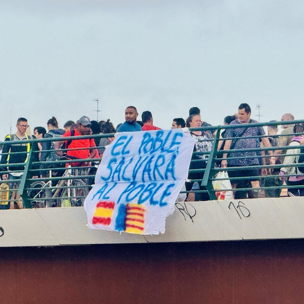 ciberchenet's tweet photo. El poble salvarà al poble ❤️ https://t.co/ImwJbHjeR9
