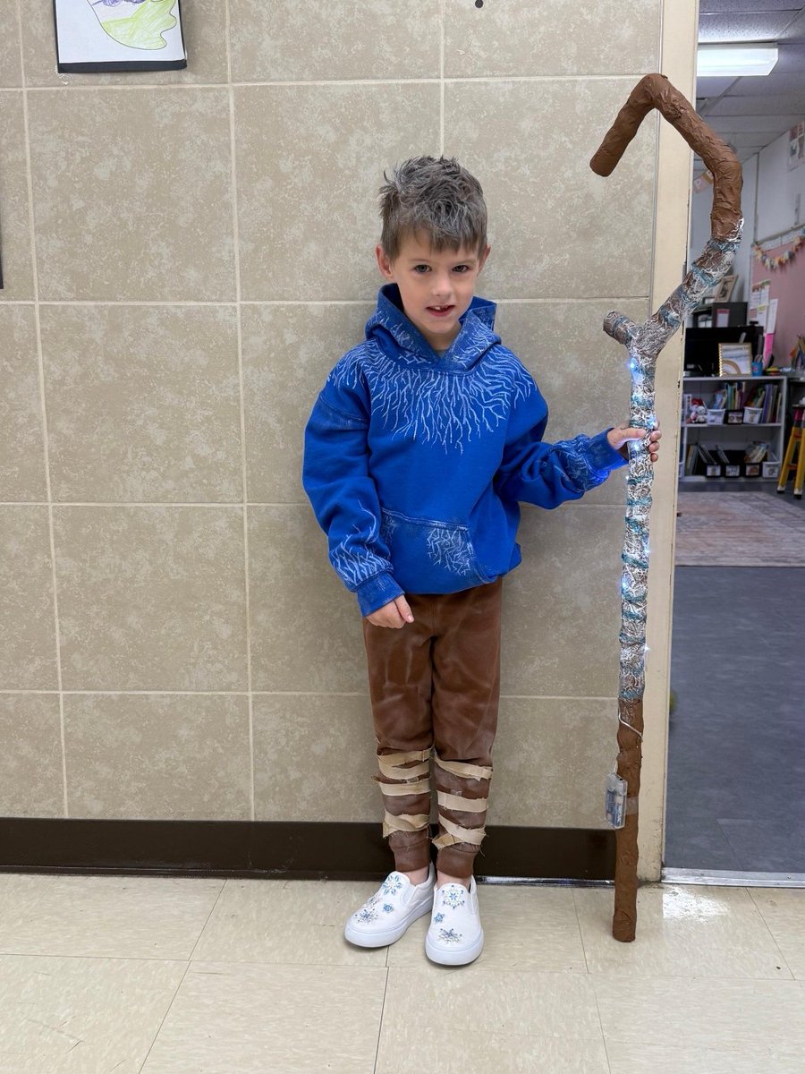 EButler94's tweet image. My son won the best Halloween costume at school!!! He's a pretty good jack frost....