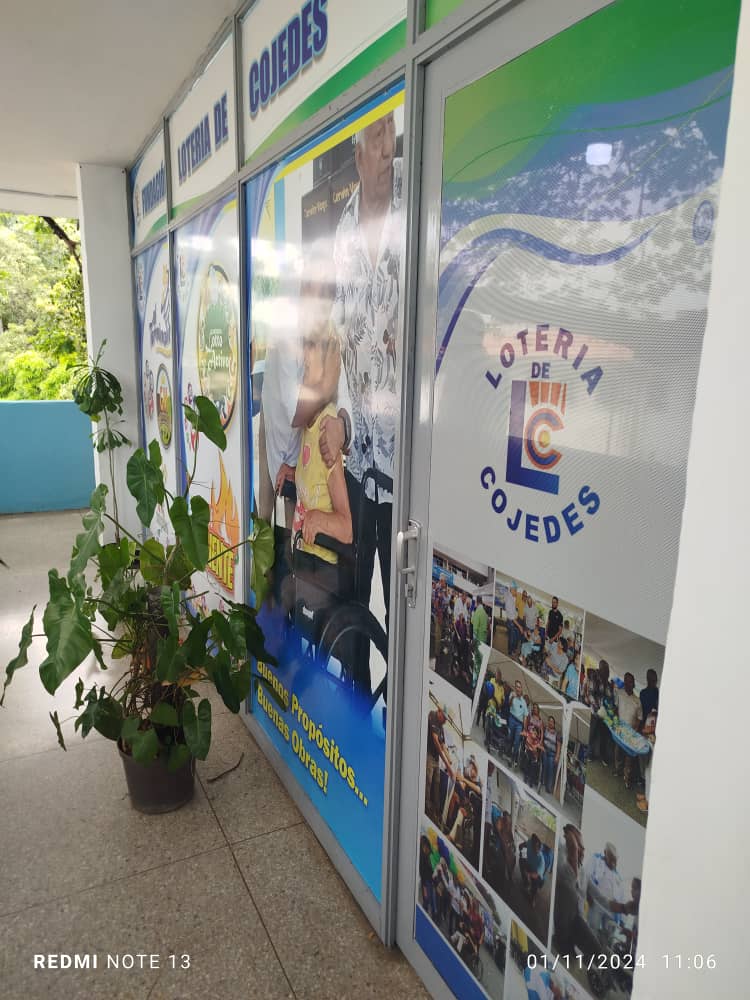 #LVDPueblo Juan Narea le hizo entrega de un baston a la señora Legia Véliz quien agradeció al gobernador del estado <a href="/albertogalindez/">Alberto Galindez</a> y al director de la lotería de Cojedes Victor Vargas. Gracias a la gestión de la lotería de Cojedes se han hecho entrega más de 5000 ayudas técnica