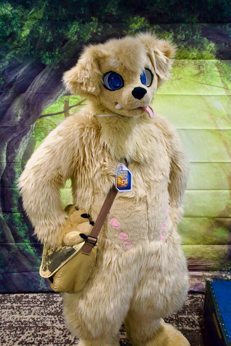 guildedtriangle's tweet photo. Happy fursuit Friday 

#furry #fursuit #FurryFriday https://t.co/GmPELJbbm9