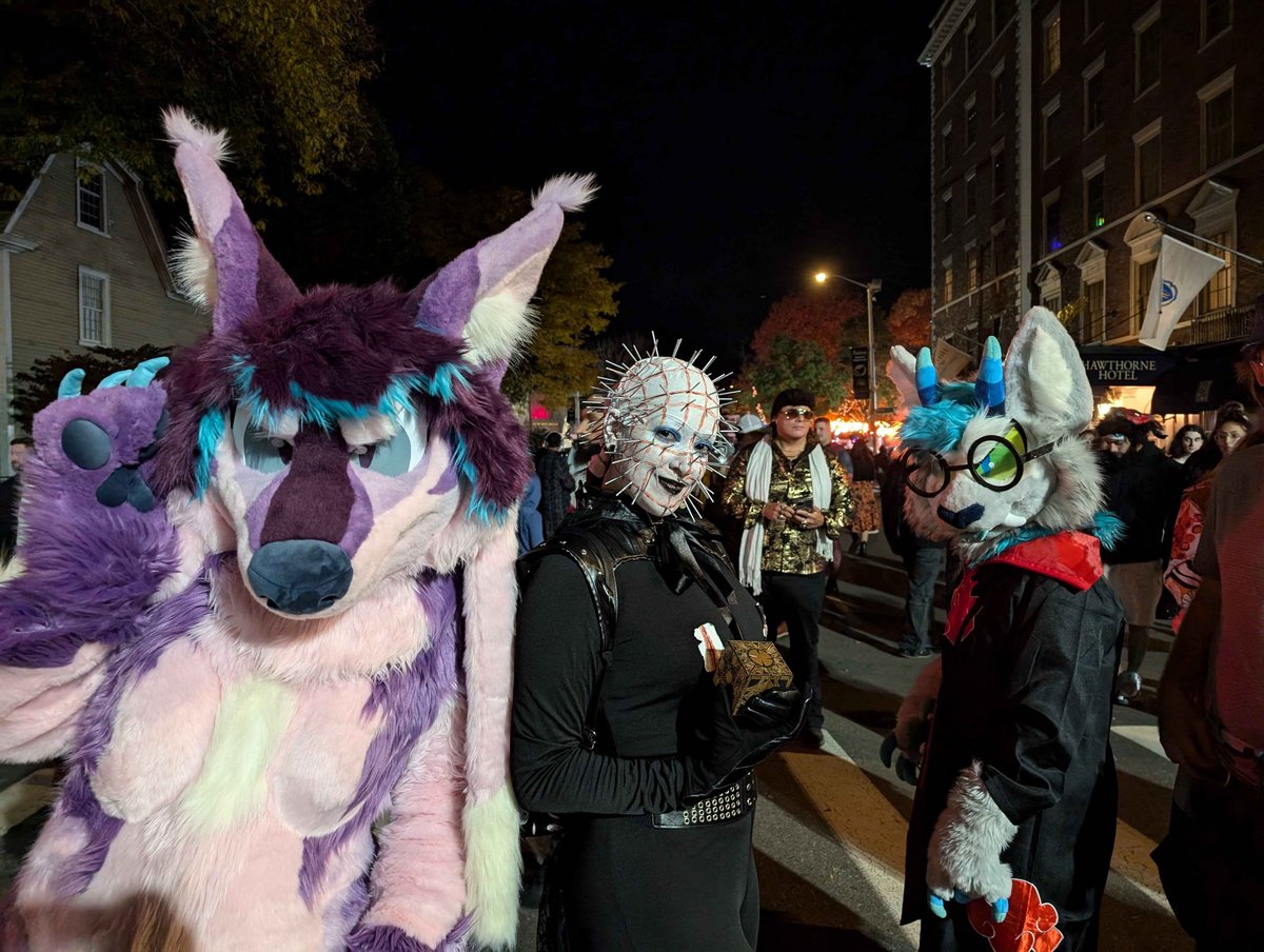 furscum's tweet photo. @odogaron and some celebrities we met https://t.co/rKgAXzrCGn