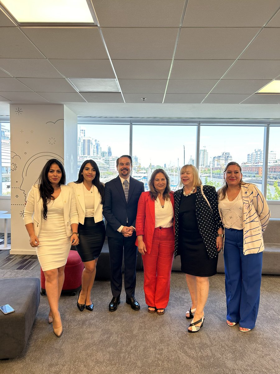 NadalDiplo's tweet photo. Fue un placer haber sido invitado por la @AMJA_Argentina a descubrir sus numerosos proyectos para informar, concientizar y sensibilizar a la ciudadanía sobre los derechos de las mujeres, un compromiso compartido por Francia en el marco de su diplomacia feminista. https://t.co/sdPrVBOOJR