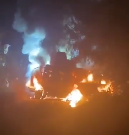 OSINTACE's tweet photo. Tamaulipas, Mexico 31 Oct: A vehicle belonging to the State Guard of Tamaulipas caught fire after being attacked by a criminal group. Guards are injured after the attack. https://t.co/zGEe64G6G8