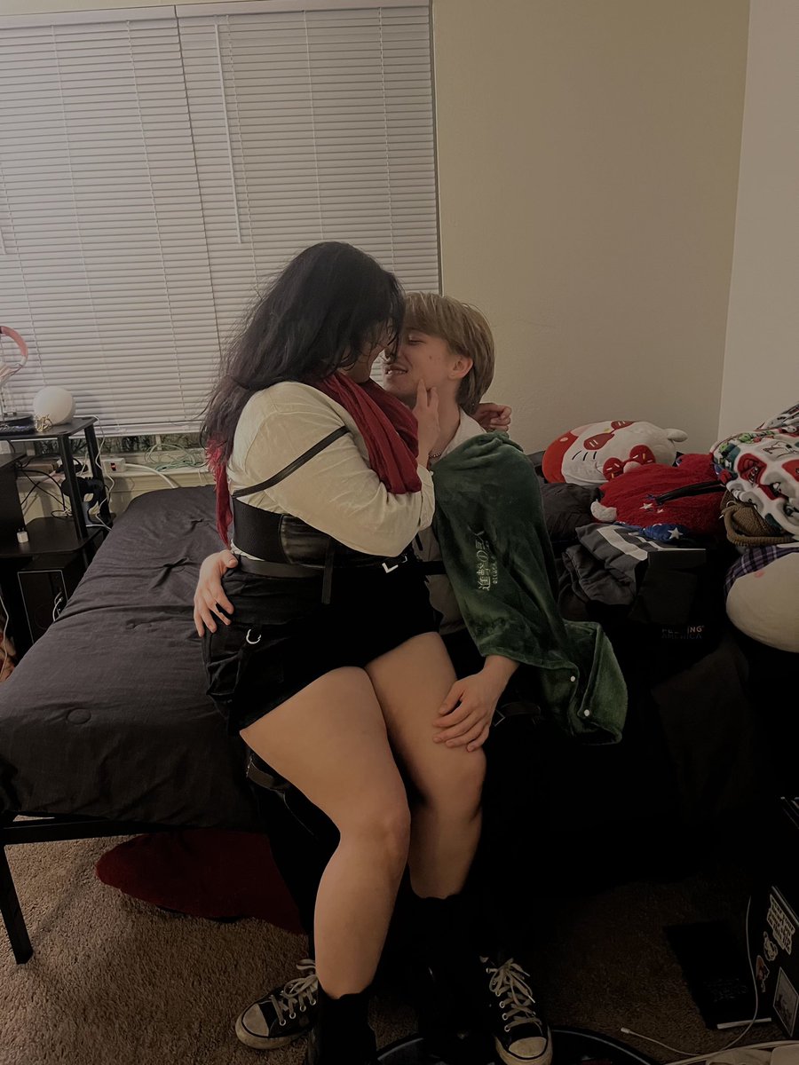 FAlRYH3ART's tweet photo. armin &amp; mikasa is the plot twist of the century https://t.co/bA9lz5wsx8