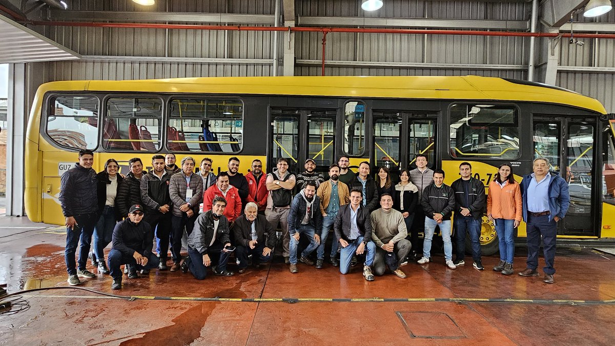 Hilo 1/2
#ViernesdeProyecto
 🇨🇭 une esfuerzos con <a href="/Ambientebogota/">Secretaría de Ambiente</a> por la #CalidadDelAire en la capital de 🇨🇴. A través de una capacitación en mantenimiento de vehículos diésel Euro VI,  con participación del sector transporte, <a href="/Bogota/">Alcaldía de Bogotá</a> y expertos de México.