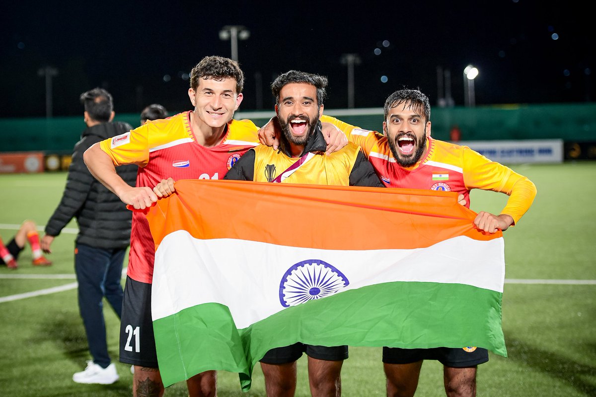 eastbengal_fc's tweet photo. Indeed a happy #Diwali for us! 🎇 (1/2)

#JoyEastBengal #ChallengeLeague #EBFCInAsia https://t.co/Bidn5bNVhh