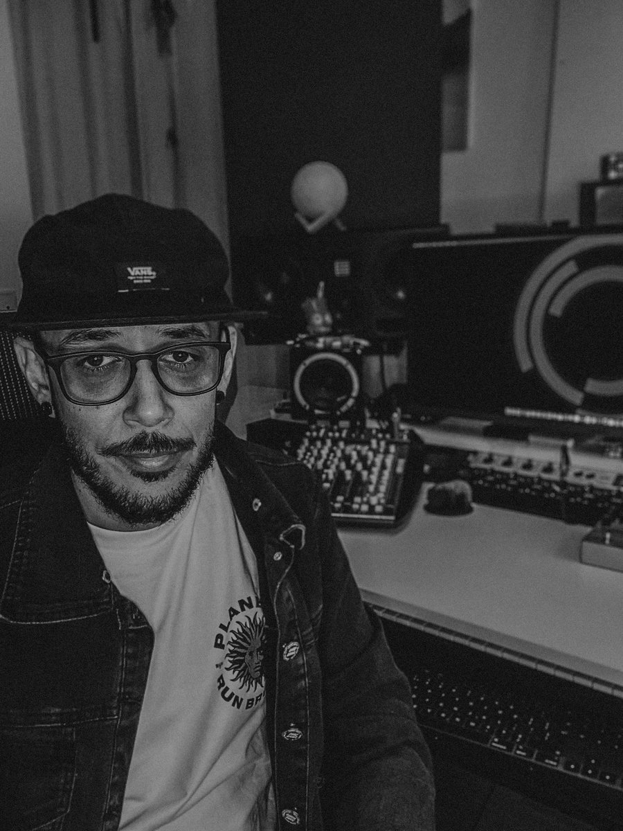 Alibi (@alibidnb) on Twitter photo Today is a special day!
Iām really happy to share that my remix of the track āHeadshotā by Break is out now on <a href="/SymmetryHQ/">Symmetry Recordings</a>
Itās an honor to remix a track by one of the most respected drum & bass producers out there. Big thanks to Break for the support and inspiration. Today is a special day!
Iām really happy to share that my remix of the track āHeadshotā by Break is out now on <a href="/SymmetryHQ/">Symmetry Recordings</a>
Itās an honor to remix a track by one of the most respected drum & bass producers out there. Big thanks to Break for the support and inspiration.