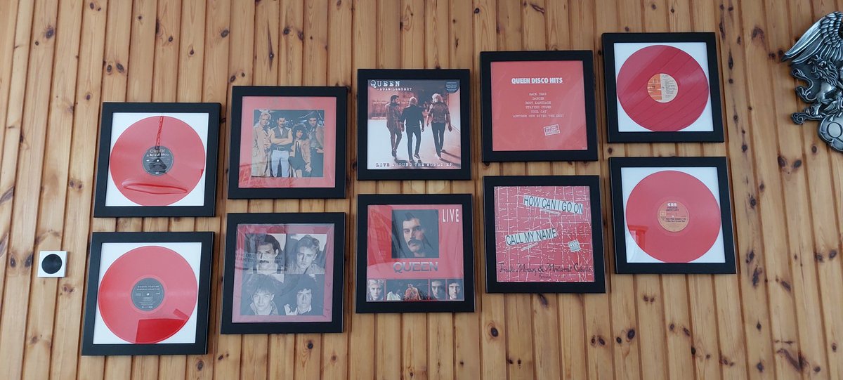 pjfqueen's tweet photo. Once a month I'm replacing my exposition of Queen (related) albums (12") on my wall. Have a nice day!
This time a 'red' wall. https://t.co/0waLknKXor