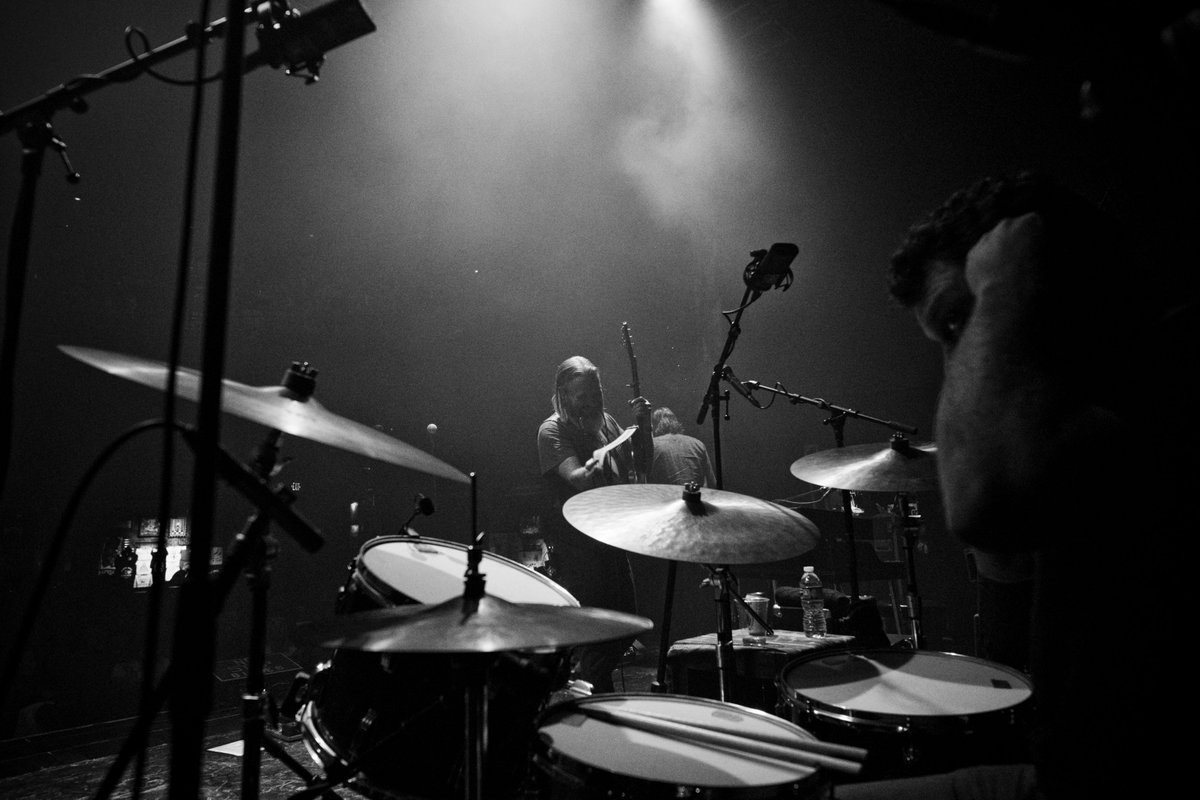 An unforgettable night in Houston🤘See you tonight, San Antonio!

Photos: @vanessaheins
#steadygiggin