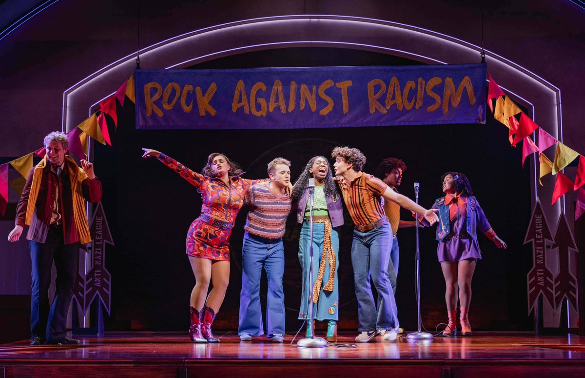 It's our last two days of #BecomingNancy 🤘❤️🌈 #LetsDoThis

📸 Mark Senior