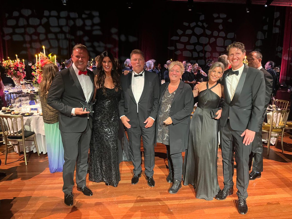 Wat zijn we blij!!! 🤗🤩 En trots op ons bedrijf en onze mensen ❤️ Nummer 1 van de #Hillenraad100

<a href="/AgroCare/">Agro Care</a> #Tomaten