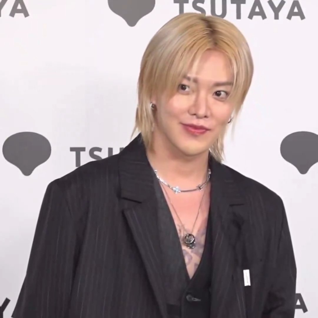 low quality nakamoto yuta tweet media