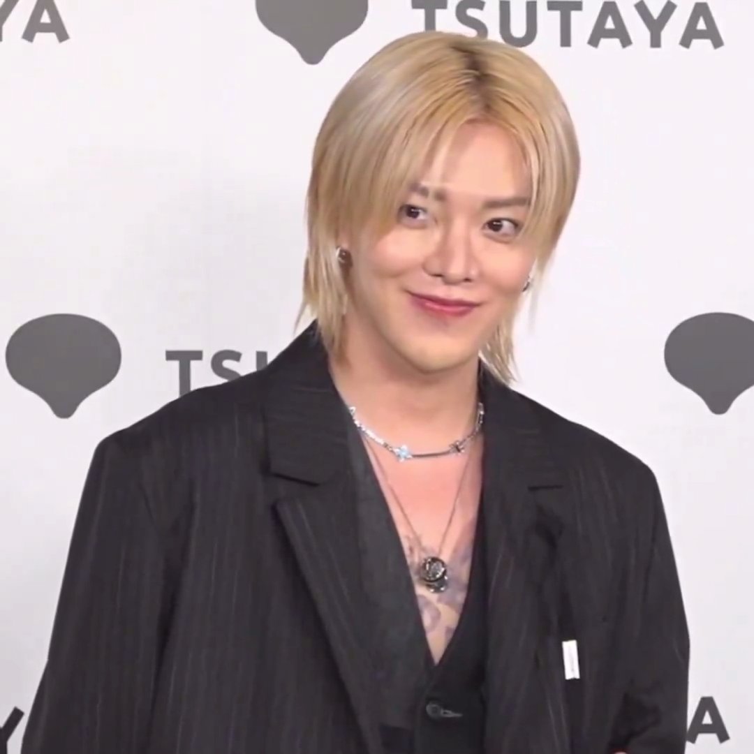 low quality nakamoto yuta tweet media