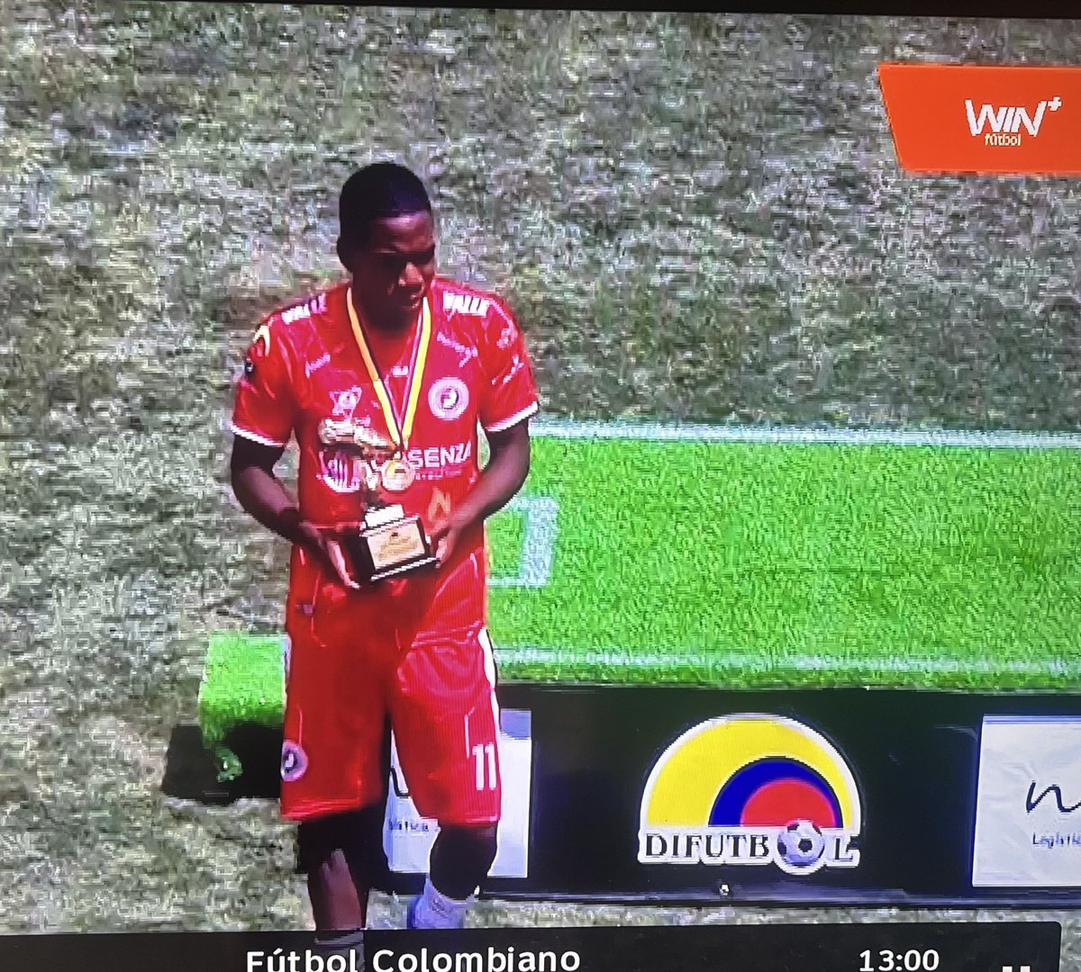 Felicitaciones a <a href="/lifutbolvalle/">Liga Vallecaucana de fútbol</a> por el título nacional sub 21 con la presencia de 8 integrantes del club deportivo Julián Vásquez y uno de nuestros jugadores fue el goleador del torneo.  Q orgullo <a href="/titopuccettic/">Tito Puccetti</a> <a href="/WinSportsTV/">Win Sports</a> <a href="/JFCadavid/">Juan Felipe Cadavid</a> <a href="/Indervalle/">Indervalle</a> <a href="/FuriaRojaTV/">@TigreMoralesPeriodista ⚽ JJ Morales</a>