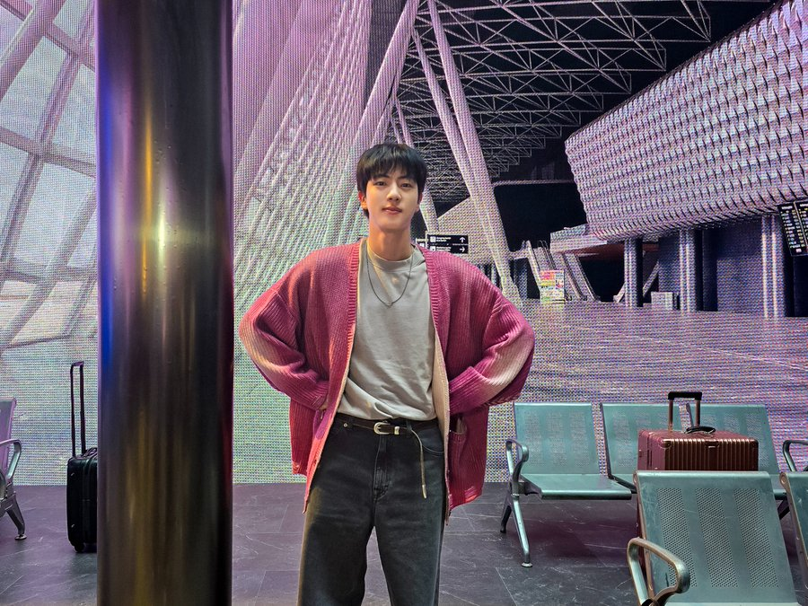 charts_k's tweet photo. Jin's "I'll Be There" debuts at #44 on the UK Official Singles Chart! 🇬🇧 https://t.co/HWN3DnVdL0