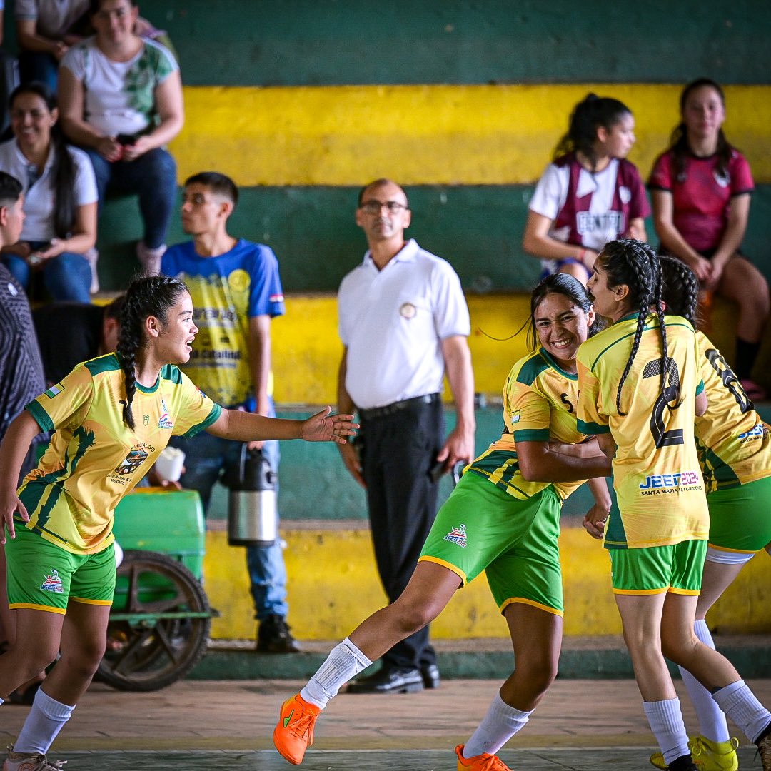 sndpy's tweet image. #JEEN2024🧢 

Las competencias en la #Region4 llegan a su fin y ya conocemos a los representantes para las #FinalesNacionales💥🤩🙌🏻

¡Felicitaciones chicos y chicas!

#ElDeporteNosUne🫱🏻‍🫲🏼