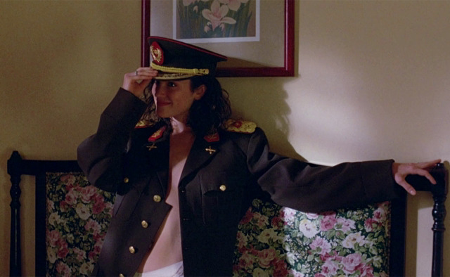 TheCinesthetic's tweet photo. Jennifer Connelly in Of Love and Shadows, 1994 https://t.co/ccGVEzZ6rR