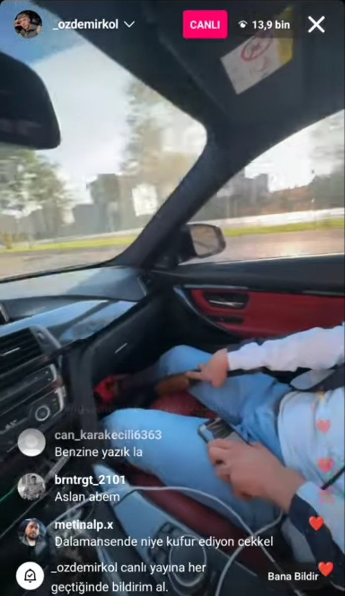 ocmvakfi's tweet photo. Mehmet Özdemirkol ‼️

Tiktok'ta 1.2 milyon takipçisi olan bir fenomen. Bıçakla adam yaralama, silahla mekan basma gibi onlarca suçu var. Bu magandalar elini kolunu sallaya sallaya dolaşamaz. Yetkilileri etiketleyip tweeti paylaşın dostlar @AliYerlikaya @EmniyetGM https://t.co/Raug5t1XiW