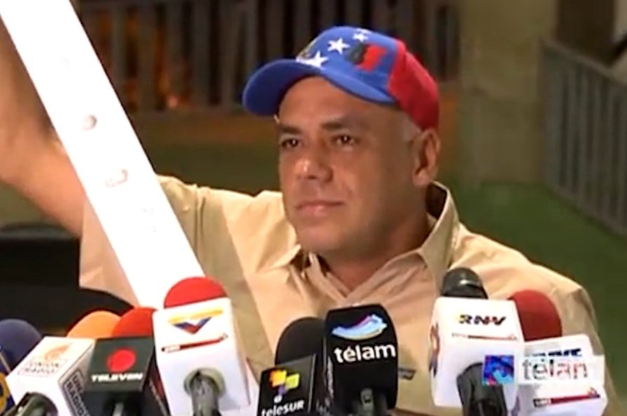 TheYhox's tweet photo. @guby14 @XavierL8063 @LuisGMurillo Te recuerdo que las actas del 2013 cuando ganó Maduro fueron publicadas, y en el 2019 también lo fueron. Te recuerdo que Jorge Rodríguez salió en ruedas de prensa mostrando actas después de las elecciones del 2013, no seas tú tan mamaguevo. https://t.co/Ogm4KYvpcy