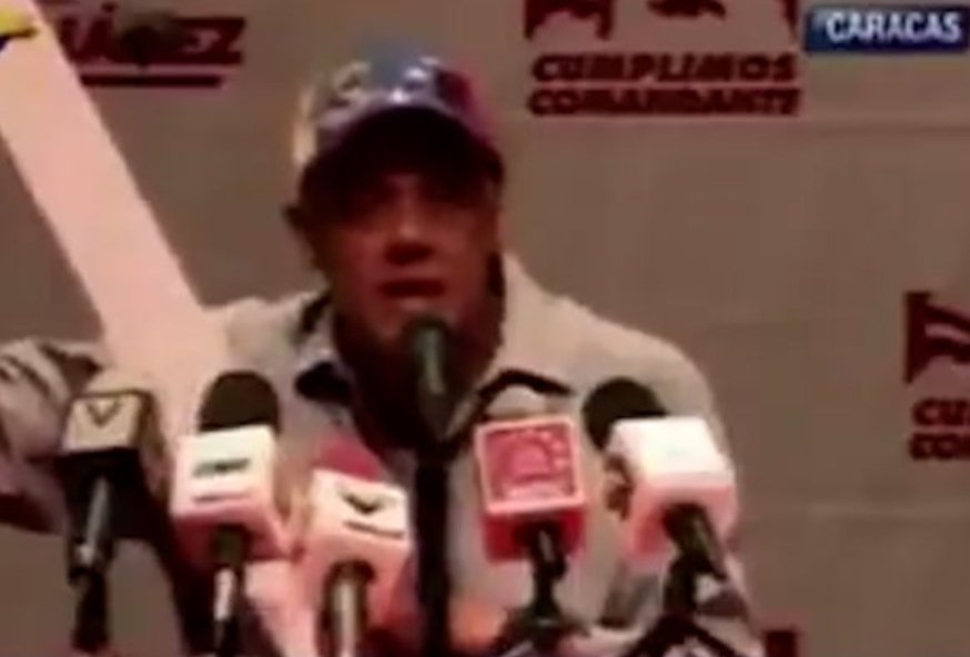 TheYhox's tweet photo. @guby14 @XavierL8063 @LuisGMurillo Te recuerdo que las actas del 2013 cuando ganó Maduro fueron publicadas, y en el 2019 también lo fueron. Te recuerdo que Jorge Rodríguez salió en ruedas de prensa mostrando actas después de las elecciones del 2013, no seas tú tan mamaguevo. https://t.co/Ogm4KYvpcy