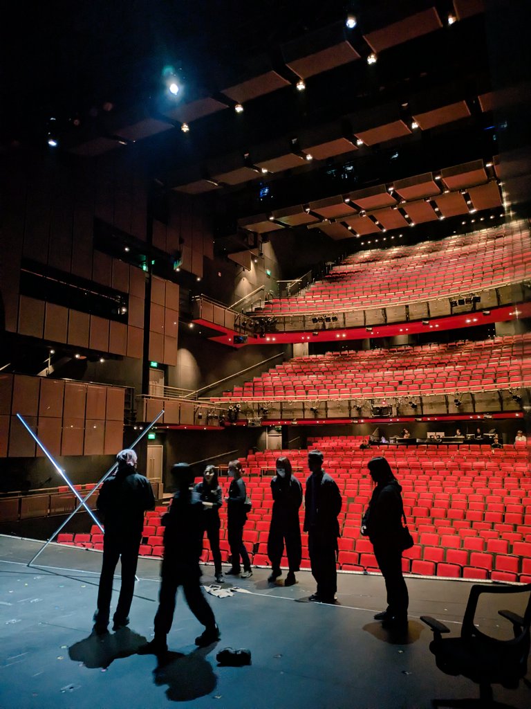 NODA・MAP「正三角関係/LOVE IN ACTION」昼夜公演、いってきます🇬🇧