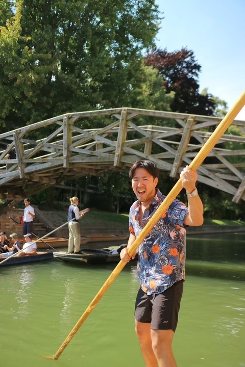 The Soh Lab @ Stanford (@htsohlab) on Twitter photo #TraineeSpotlight: Haji is a Bioengineering PhD candidate. His research focuses on the screening and mechanistic investigation of small-molecule-binding aptamers. Outside the lab, <a href="/hftech96/">Hajime Fujita (Haji)</a> enjoys exploring new cultures. Here, he is punting along the River Cam in England. #TraineeSpotlight: Haji is a Bioengineering PhD candidate. His research focuses on the screening and mechanistic investigation of small-molecule-binding aptamers. Outside the lab, <a href="/hftech96/">Hajime Fujita (Haji)</a> enjoys exploring new cultures. Here, he is punting along the River Cam in England.