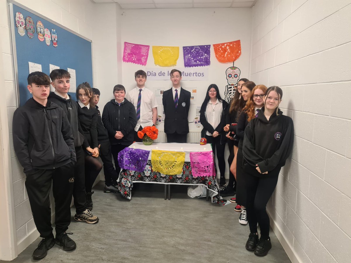 SASB_ML's tweet image. Our Languages for Life and Work classes in S3 and S4 created our ofrenda for el día de los muertos! ¡Buen trabajo chicos y chicas! 🇲🇽🕯