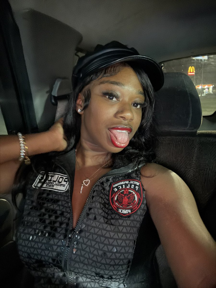am0urrrIP's tweet photo. Mrs. Officer🚨😍🔥
#halloween2024 https://t.co/dIcfZ58qAy