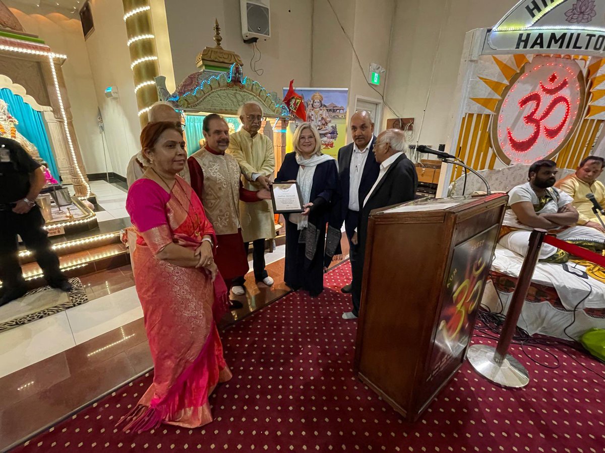 AndreaHorwath's tweet photo. #HamOnt I am grateful to the Hindu Samaj Temple and the entire Hindu community for welcoming me last night and giving me the opportunity to celebrate Diwali and this beautiful Festival of Lights. https://t.co/u0WuDlMsGj