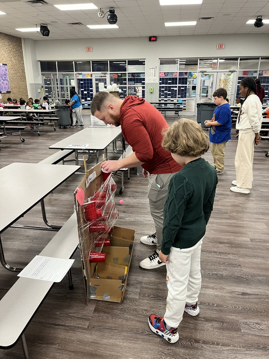 growinggiftedco's tweet image. The fun and learning never stops in @RichardsonISD GT services!  Check out these Richland Rockets and their favorite adults rocking the #CardboardChallenge!  #RISDBeTheOne #giftededucation  @RLErockets1 @RISDCCR @billgattus