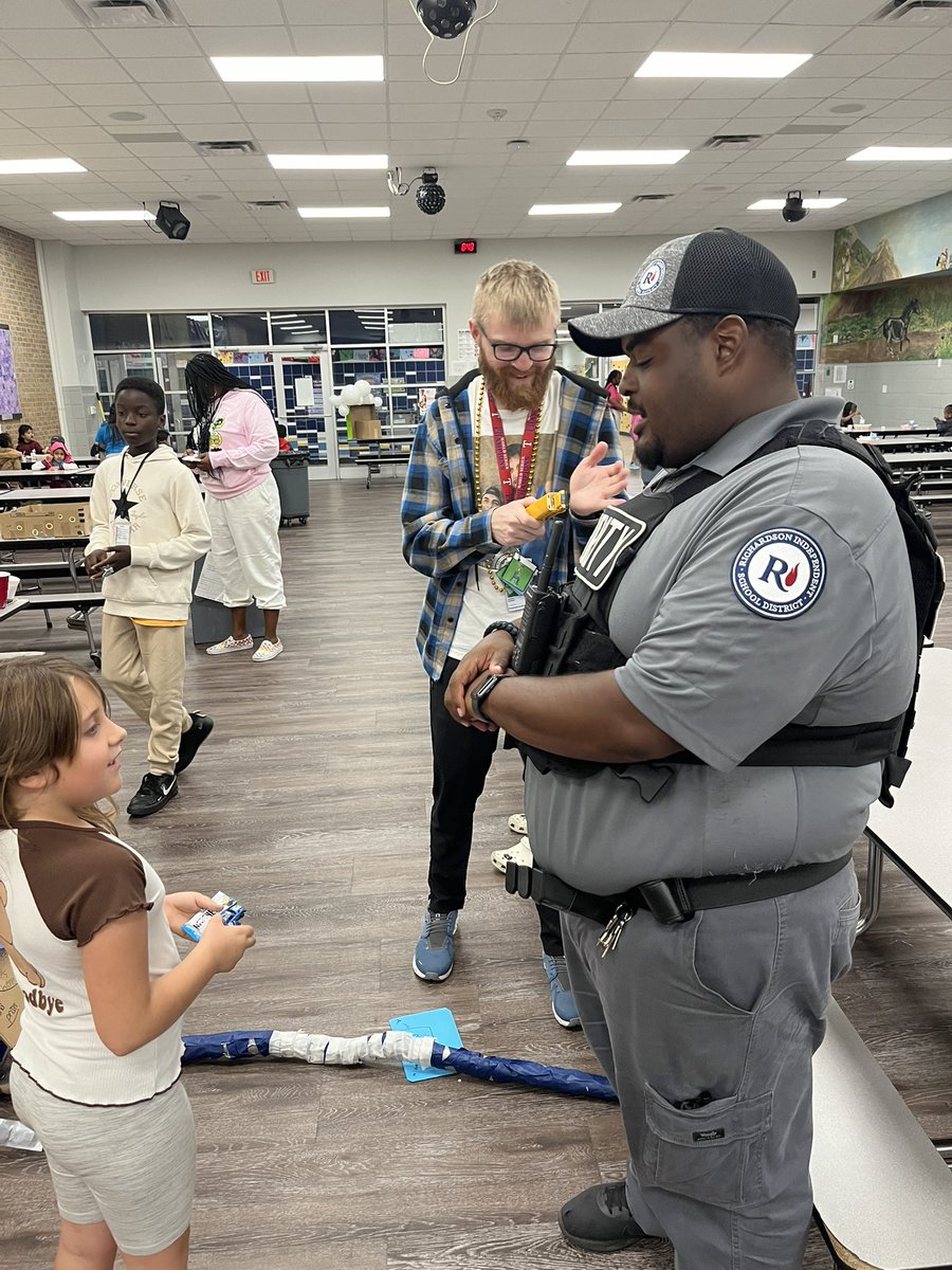 growinggiftedco's tweet image. The fun and learning never stops in @RichardsonISD GT services!  Check out these Richland Rockets and their favorite adults rocking the #CardboardChallenge!  #RISDBeTheOne #giftededucation  @RLErockets1 @RISDCCR @billgattus