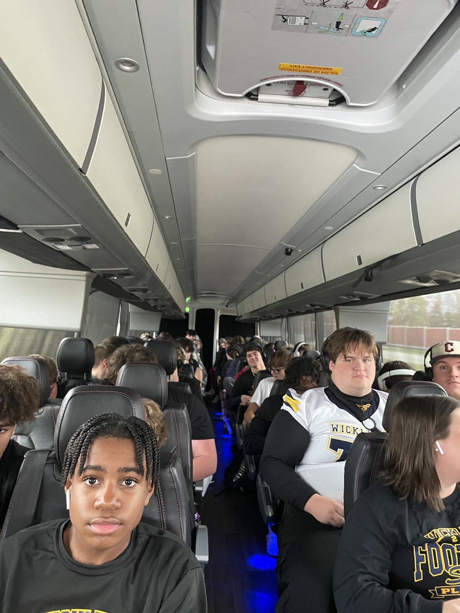 wickliffefb's tweet image. Thank you to Frank Foti, 1974 Wickliffe grad, for his generous donation. The Blue Devils are on their way! #DevilUp