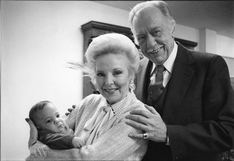 LoveOldMoviez's tweet image. #AnneLee starred as Emily Collingwood in #FortApache. She was a British actress whose breakthrough role was in How Green Was My Valley, who also toured &amp;amp; entertained allied troops with the U.S.O. during WWII. Late in life she was paralyzed from the waist down in a car accident.