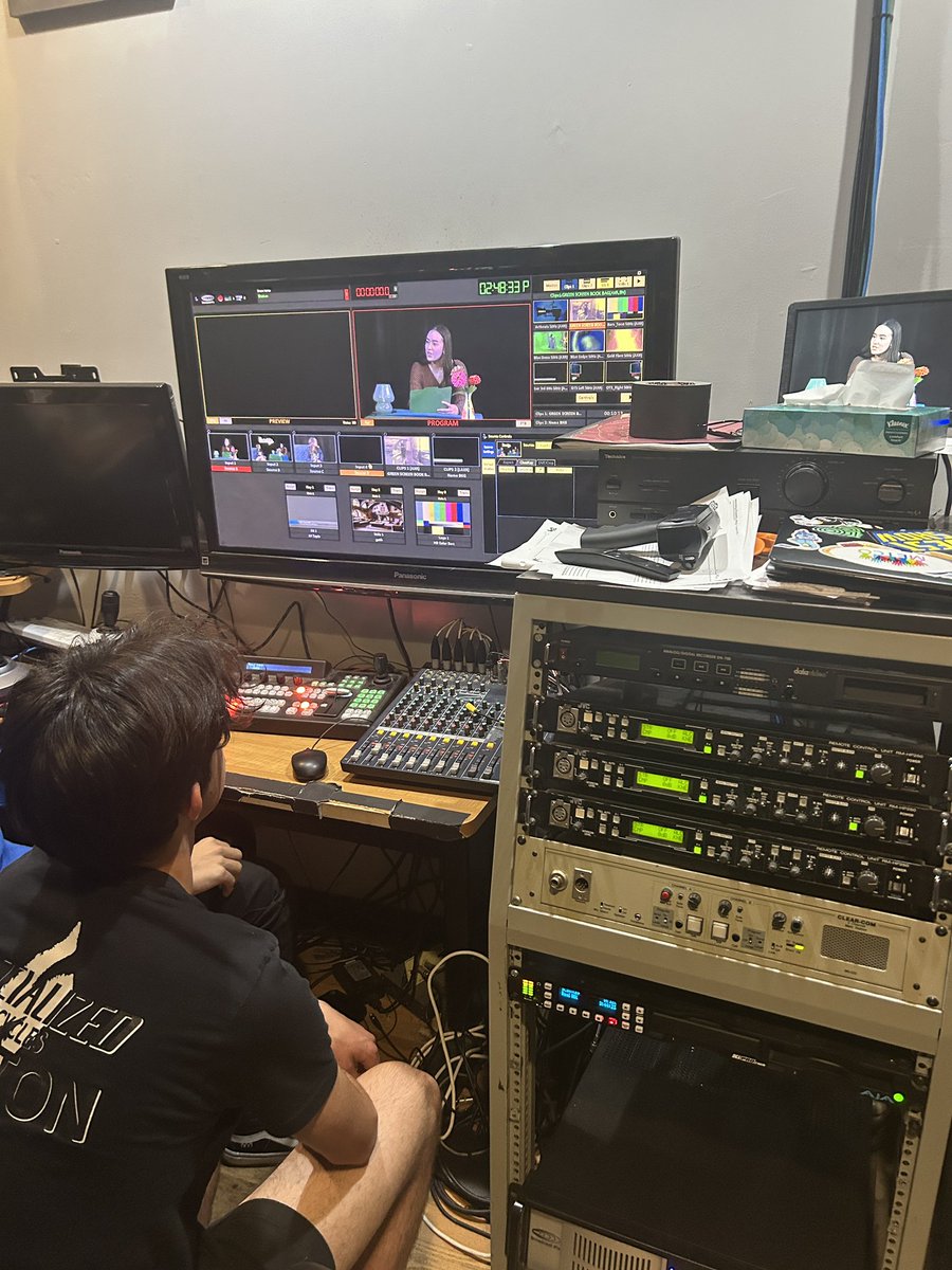 First trip into our DSTV Production class, what an unbelievable thing to watch both the creative process and the technical production #DSTech