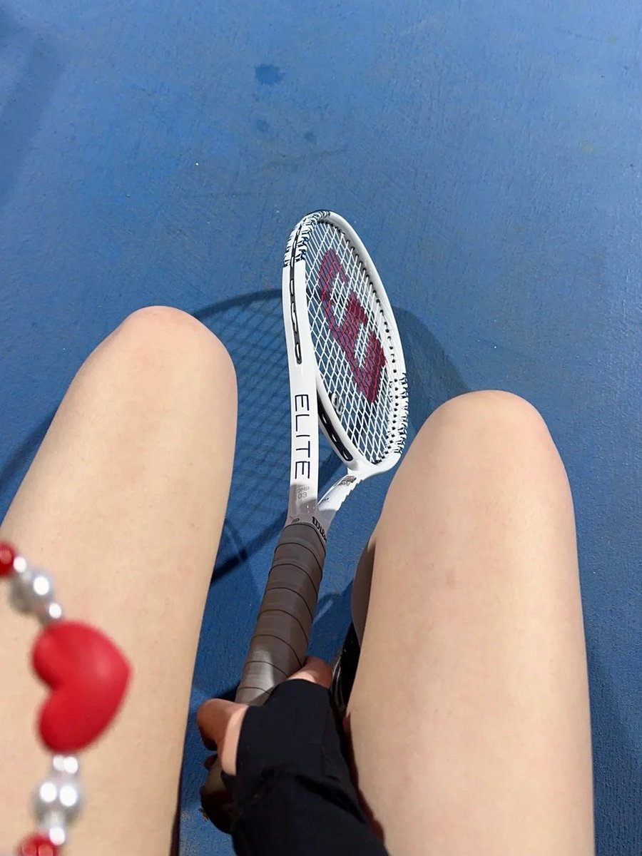 trant_d's tweet image. Learn to apply delicate and elegant makeup. Understand what clothes to wear in different occasions.