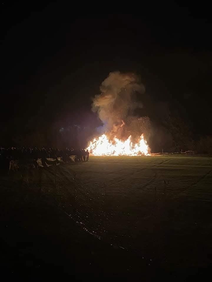 EdaleBonfire's tweet photo. This time tomorrow! 🔥💥

(Great photos from people who enjoyed the bonfire in previous years).

#bonfire #bonfirenight #fireworks #edale #hopevalley #peakdistrict #derbyshire https://t.co/5lYe1JGPKC