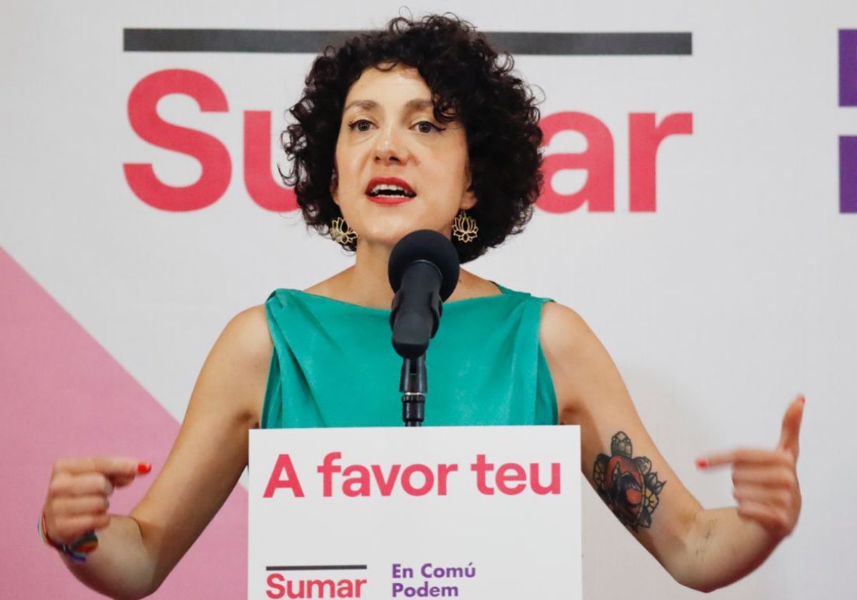 EvaGarc14446704's tweet photo. Aquesta és Aina Vidal, portaveu de Sumar. Al ser preguntada pk l'altre dia no es va suspendre el Ple del Congrés va dir " los diputados no estamos para achicar el agua".
Es creuen superiors a la resta. Ells ajudar? Cobrar i ja està https://t.co/rKVV8LZhev