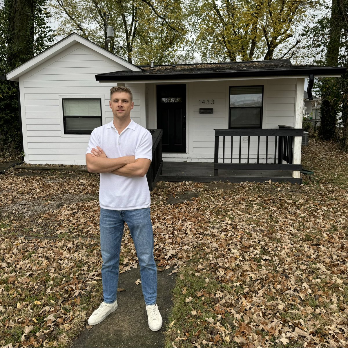 tweetingDavid's tweet photo. Rental Property #1 pays for your groceries

Rental Property #2 pays for your mortgage 

Rental Property #3 pays for your trips

Rental Property #4 pays for your cars

And so forth.

Have your assets pay for your liabilities

It’s the cheat code for a stress free life https://t.co/9P9O8rvQhQ