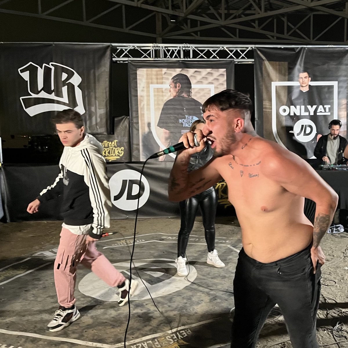 FMSEspOficial's tweet photo. SEMIFINALES DE STREET WARRIORS EN MÁLAGA 🔥🥷🏻

Haron y Sonz 🆚 Martin y Pitu Dood
CD Flex y Blacksnow 🆚 Gerdo y Moon https://t.co/BF2eqGUfWt