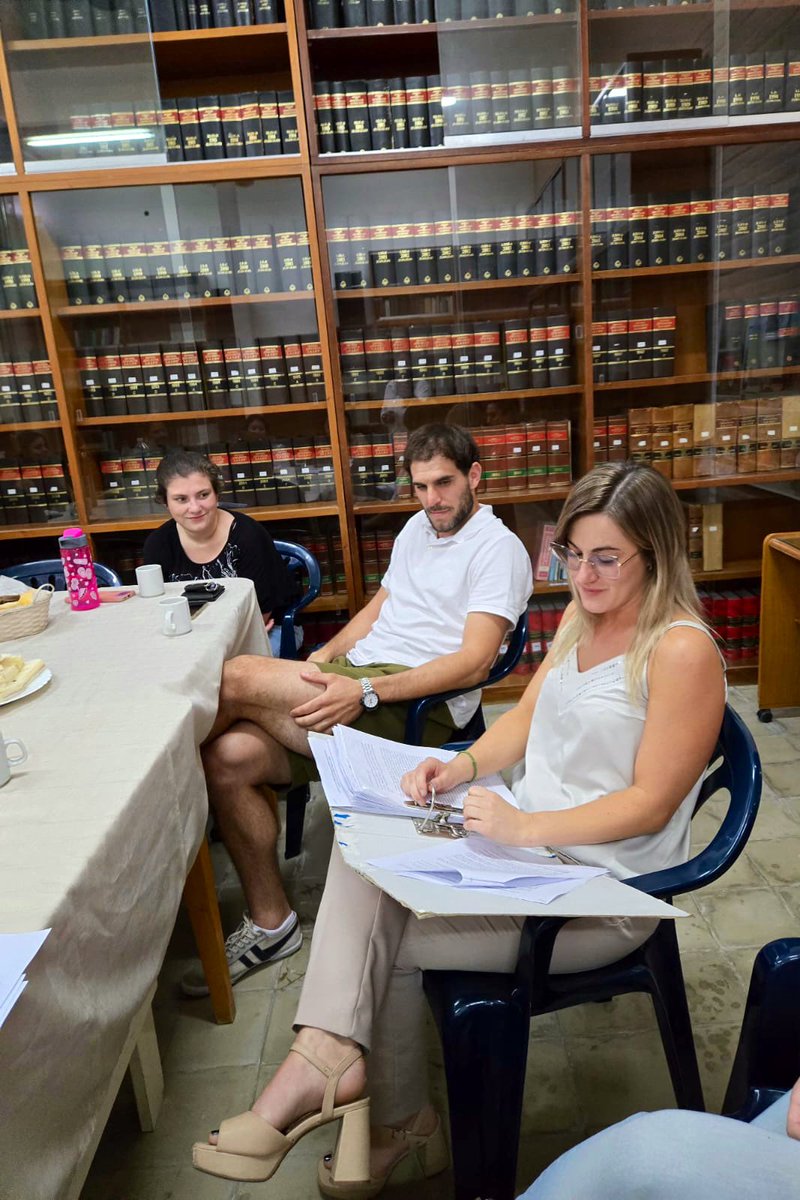 abogadosMJ's tweet photo. Las autoridades saliente, Camila Paschetti, Magalí Modiloni y Jesica Torres desean el mayor de los éxitos y mucha gestión en favor de la novel #abogacía. 👏 https://t.co/Gc7HRdt85y