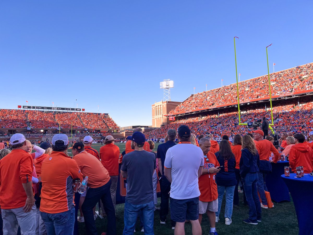 ICONforIllini's tweet photo. @IlliniFootball is undefeated at Memorial Stadium and we are ready to cheer them on tomorrow!

ICON members Quad Level + get to experience the pregame excitement from the field before each home game!

Become an ICON today and join us on the field!

#Illini | #BecomeAnICON https://t.co/iJwQzWDBZt