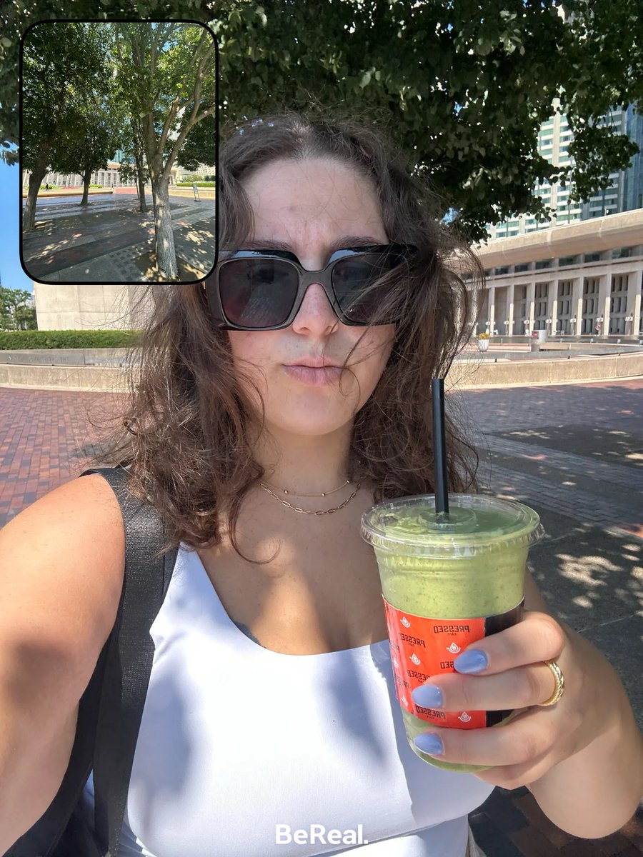 _hannahpacheco's tweet photo. @beh353 vs. in the city!<3 Even when I choose to eat out, I have much healthier options. I also have a bunch of grocery stores to choose from, rather than only one in my hometown. #beh353 @beh353 https://t.co/6ADWTSigtL