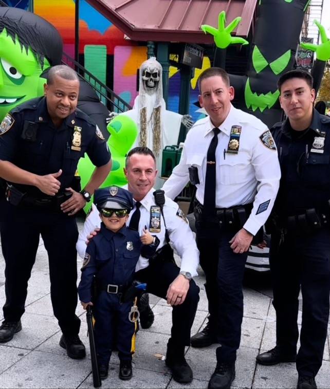 NYPD83Pct's tweet photo. Your 83 Officers were out last night ensuring everyone’s safety during all the Halloween festivities!

Thank you to Tonys @BestPizzaInBK for putting together an amazing event on Knickerbocker. 

&amp; our Commanding Officer ended up finding a future 83 cop! 

Happy Halloween 👻 https://t.co/FhXz6Y6J5C