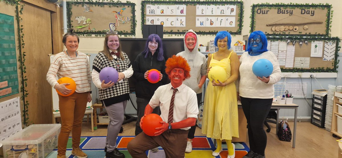 BracoPrimary's tweet photo. This week our school had a fantastic time at the Halloween Disco in the Village Hall. It was lovely to see all our year groups playing games, dancing and having fun together. https://t.co/iXHVC9EuJM