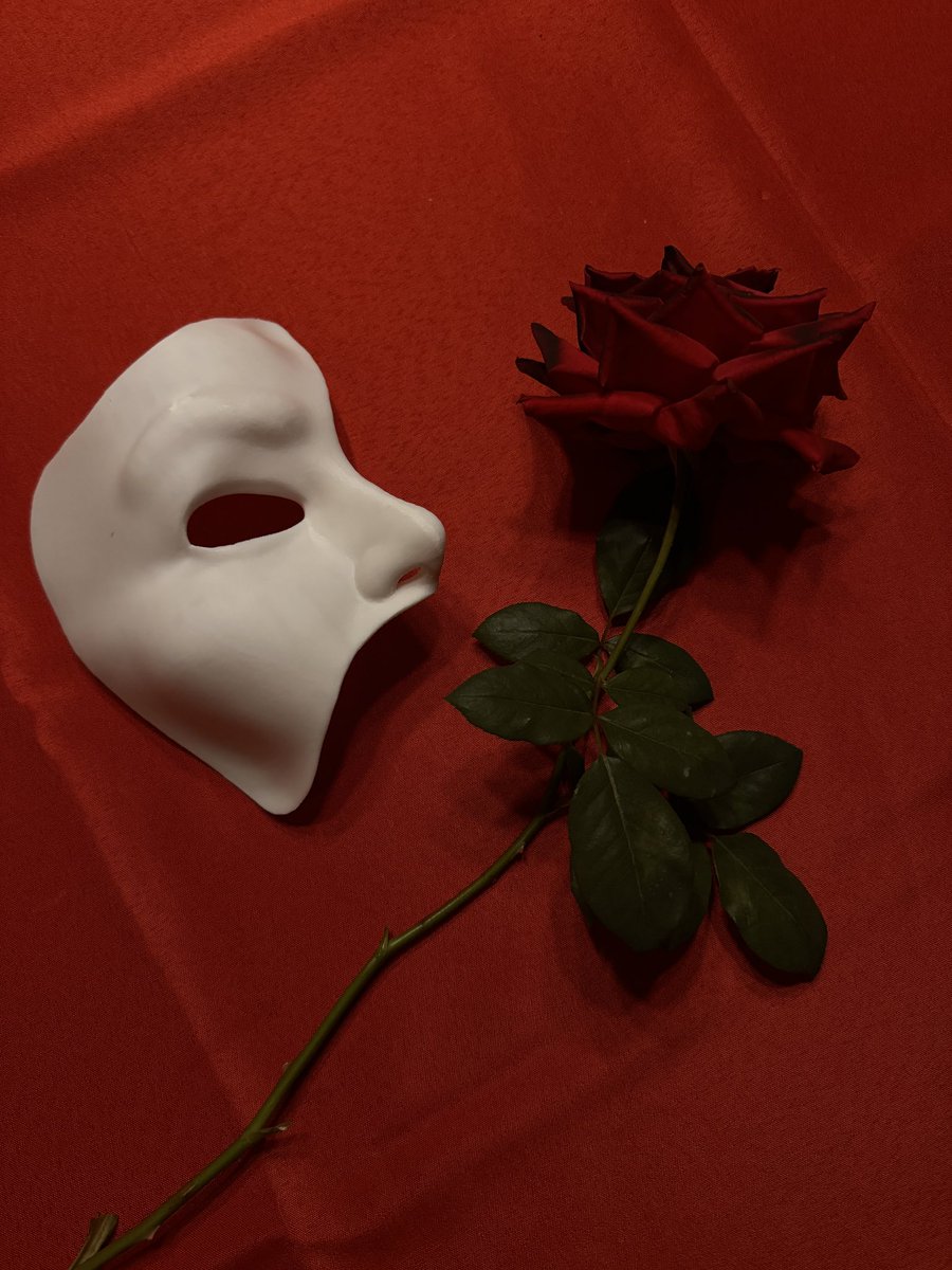 Phantom of the opera 🩸🥀🖤
