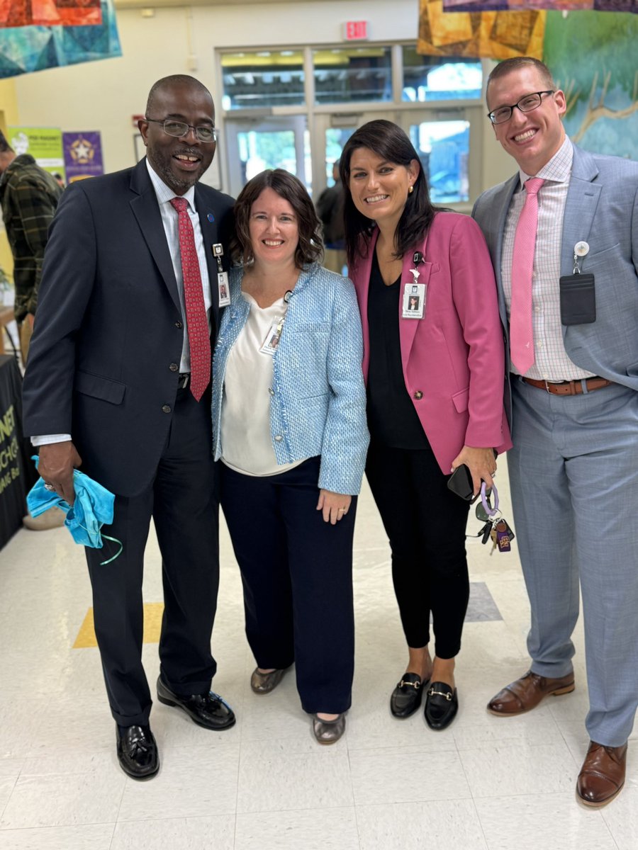 STORYatPOE's tweet photo. @_DGStewart is an exceptional leader with whom I have been given then opportunity to learn, grow, and lead. I am grateful for the strong instructional leadership team at Poe. @_DGStewart @TSL_LEADERS @CentralWCPSS @wcpssmagnets @WCPSSTSP @PoePTA @WCPSS @PoeMagnetES https://t.co/lkegFr5I5V