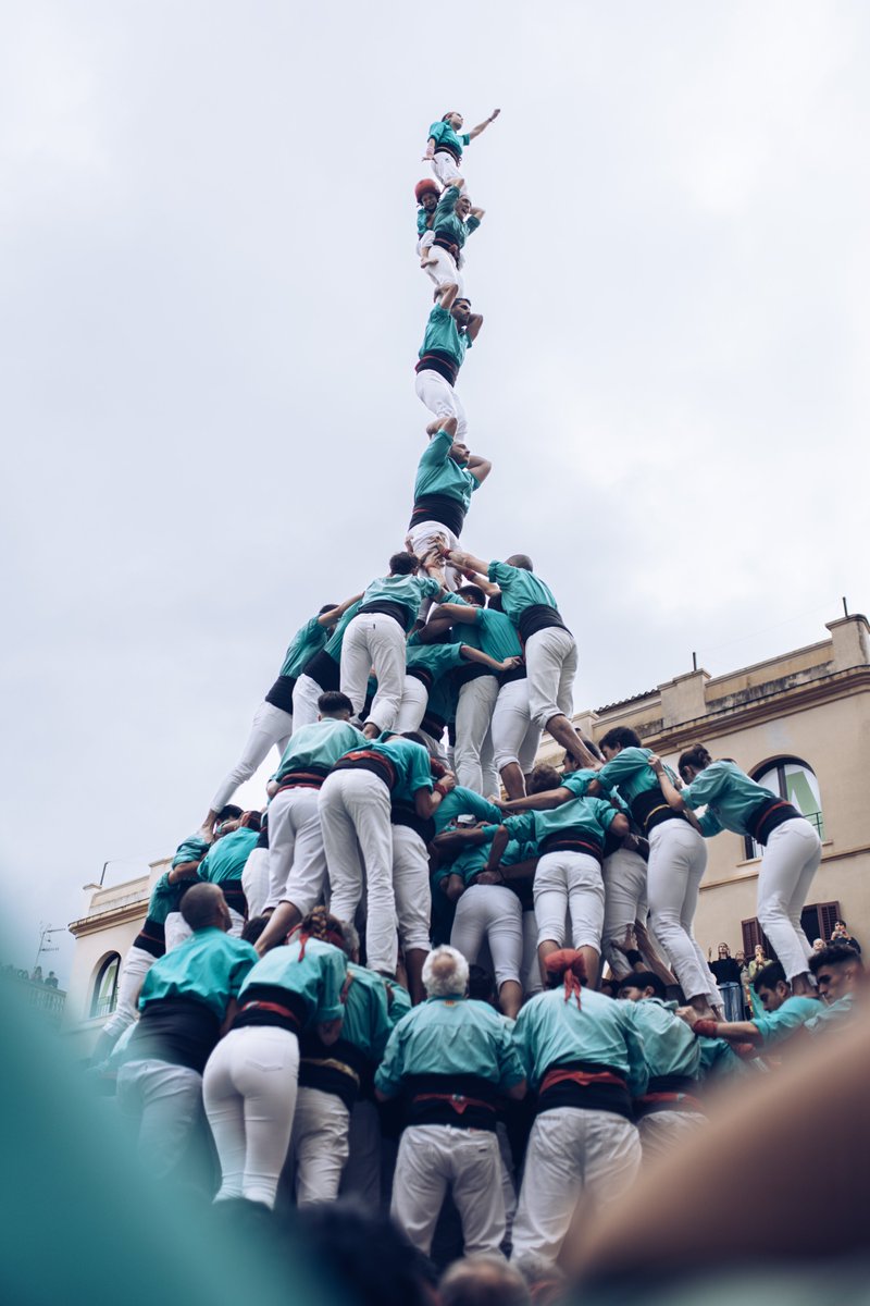 sense carregar segueix sent imponent i preciós
#castellers